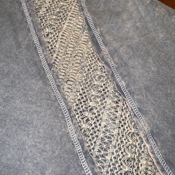 Gimmicks Blue and White Long Sleeve Top from Buckle - Picture 4 of 5